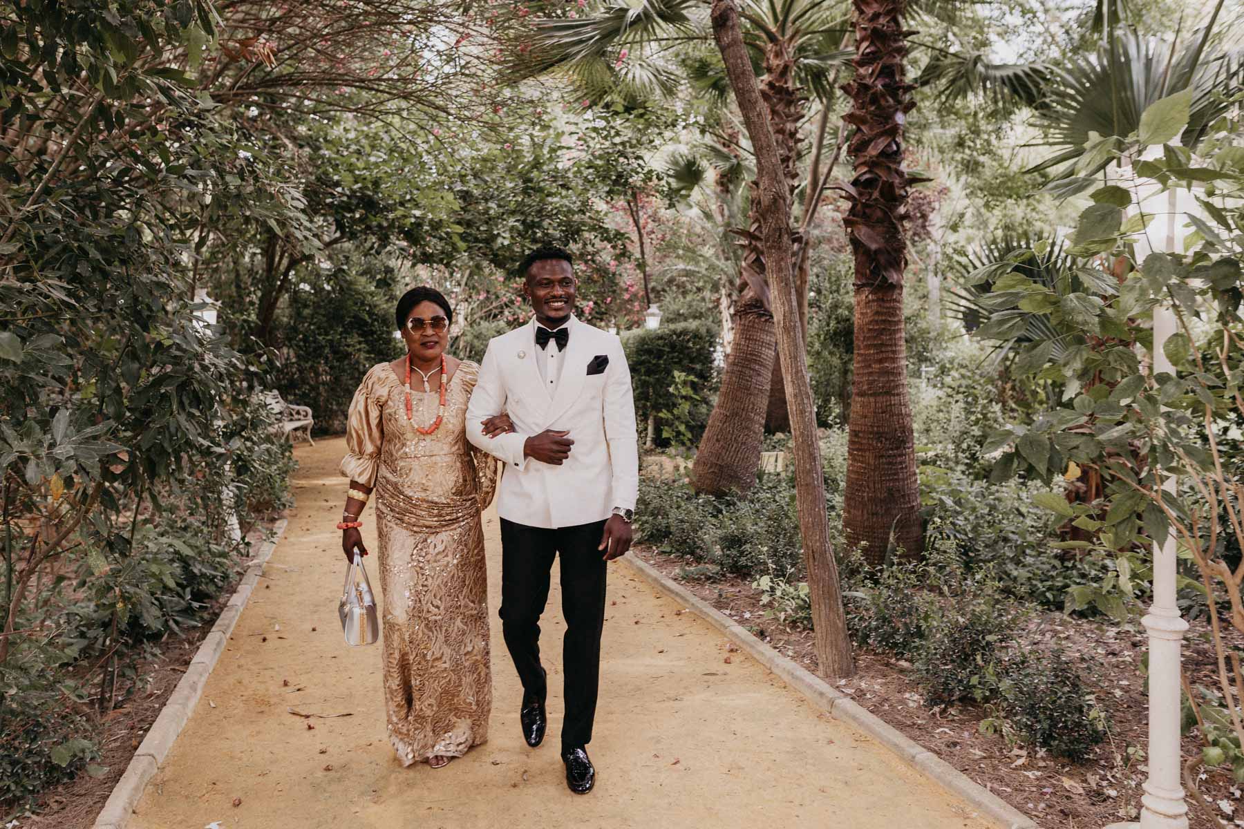 Reportaje natural de boda civil al aire libre en Finca Santa Clotilde, Sevilla