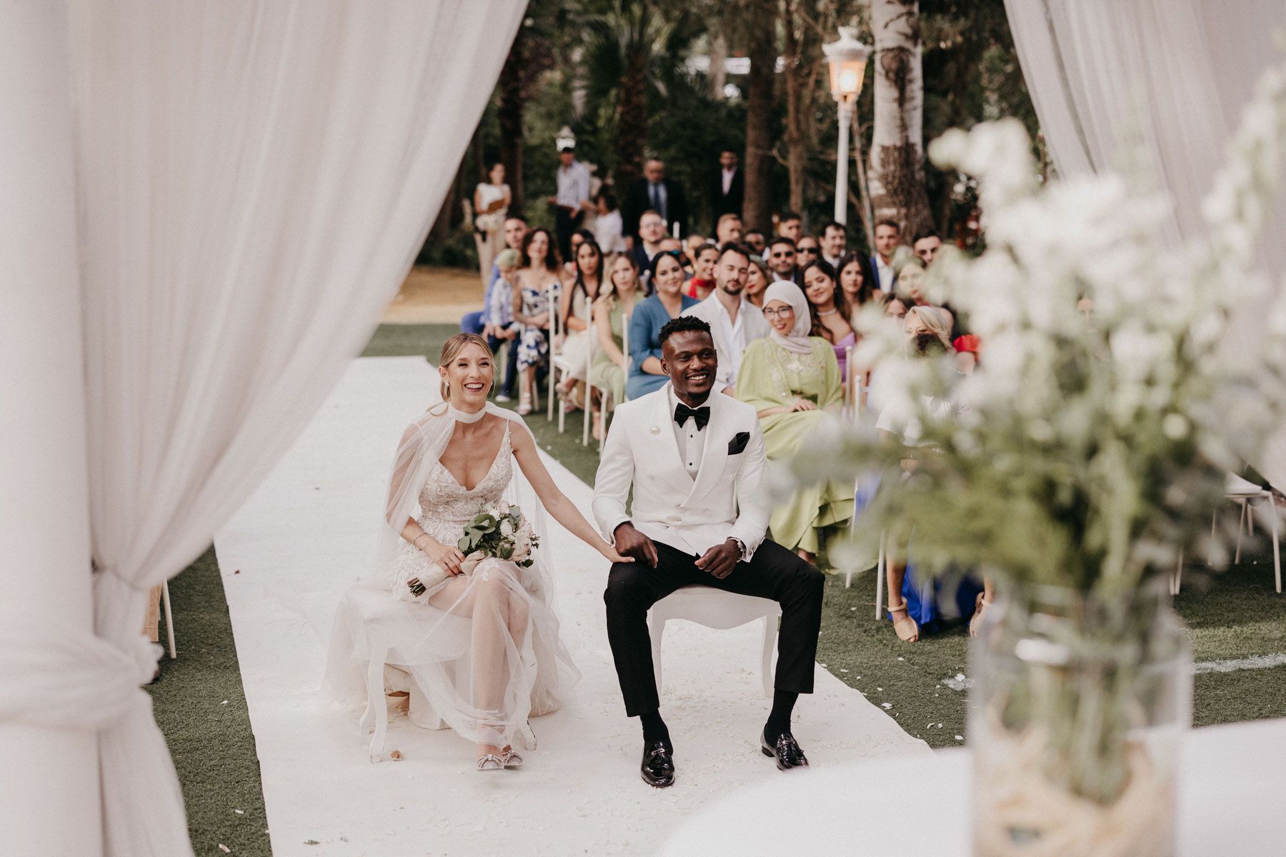 Reportaje natural de boda civil al aire libre en Finca Santa Clotilde, Sevilla