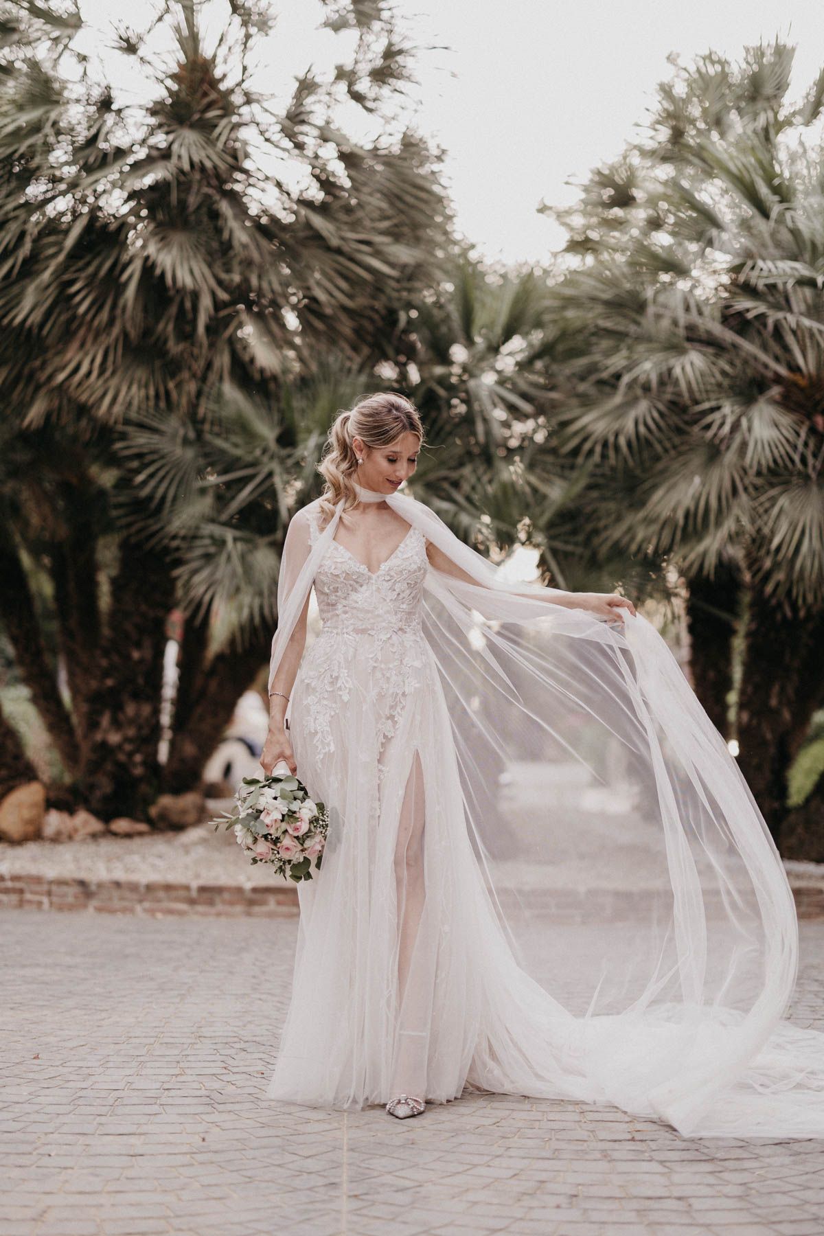 Reportaje natural de boda civil al aire libre en Finca Santa Clotilde, Sevilla